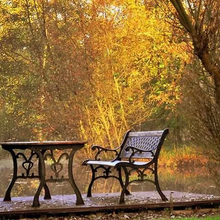 La Maison De L'epousee Bed & Breakfast 3*